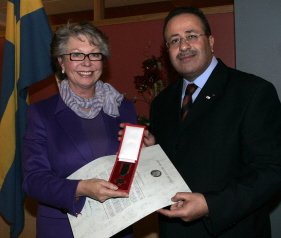 Henry Dunant medaljen fr Röda Korset, 15 dec 2005.jpg