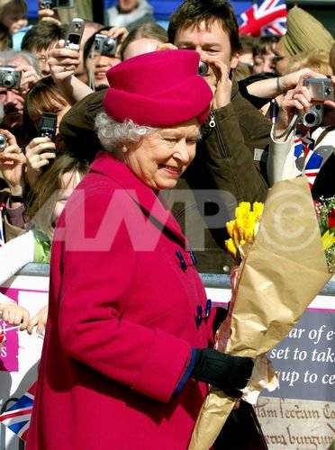 StaffordMarketSquareQueen31stMarch.jpg