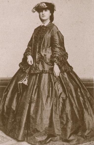 carlotaamalia2_sepia.jpg