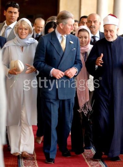 21 mar, Al Azhar mosque, Cairo Egypt (Shalwar Kameez & headscarf).jpg