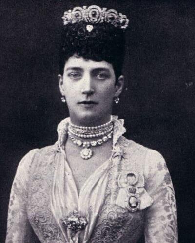 Queen Alexandra Sapphire Tiara.jpg