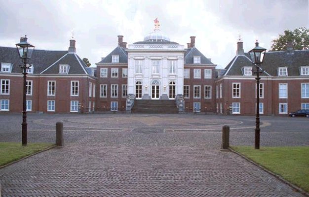 Paleis_Huis_ten_Bosch.JPG