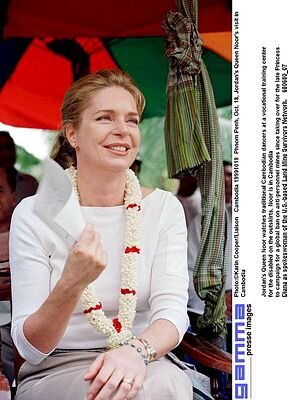 Queen_Noor_in_Cambodia.jpg