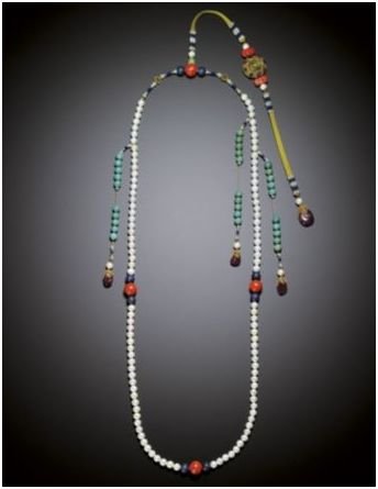 Qing Emperor's pearl necklace 1.jpg