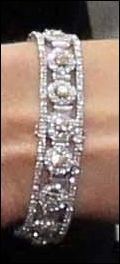 Bracelet Duchess of Cambridge 201110.jpg