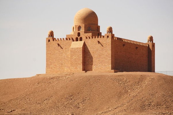Aga Khan Mausoleum, Aswan, Egypt.jpg