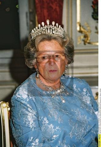 Princess Marie Gabrielle Waldburg-Zeil neé Bavaria Lover's Knot Tiara 2004.jpg