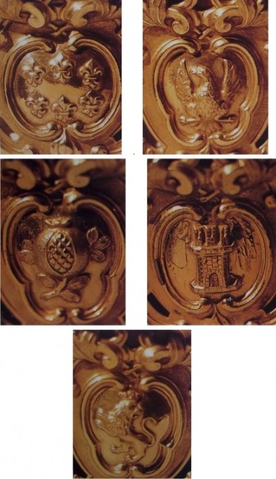 SPAGNA Corona Reale (particolare piastre).jpg
