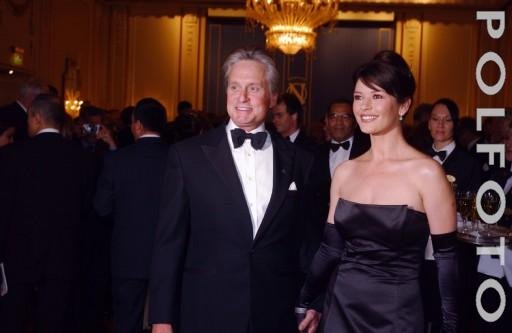 Catherine_Zeta_Jones_Michael_Douglas_094546.jpg