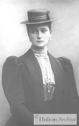 HIM_Tzarina_Alexandra_Feodorovna__15_.jpg