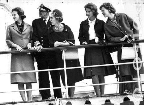 Polfoto_30_08_1963_Photo_shows_the_Royal_Family_on_board_the_Royal_Yacht_in_1963.jpg