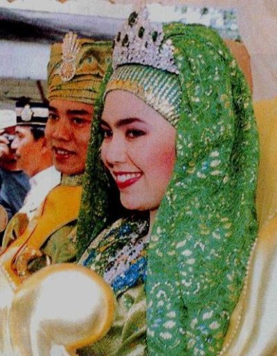 BRUNEI%2C%20Princess%20Rashidah%20at%20her%20wedding%20in%201996.JPG