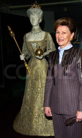 Queen Maud exhibtion London 1 Feb 2005_14.jpg