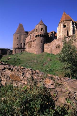 Corvinesti Castle 02.jpg