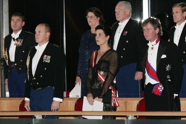 2004-11-19 National Day Gala.jpg