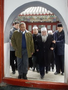 Agong lawat masjid Niujie.jpg