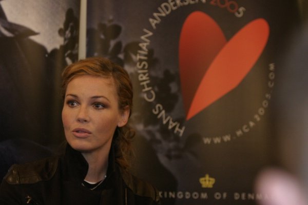 Connie Nielsen1.jpg