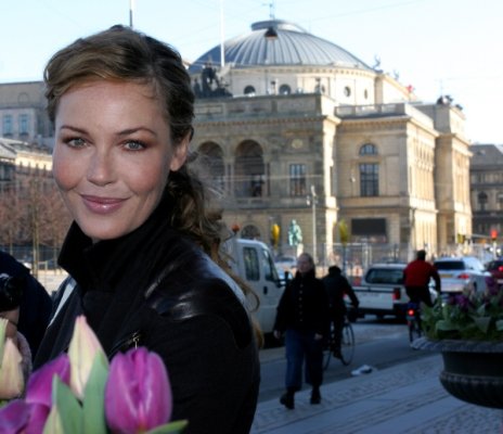 Connie Nielsen4.jpg