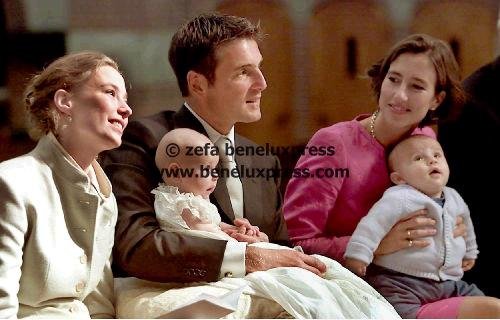 september__2001__amsterdam__anna__baby__doop__marilene_van_den_broek__maurits.JPG