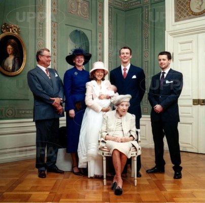 DANISHROYALCHRISTENINGfamily.jpg