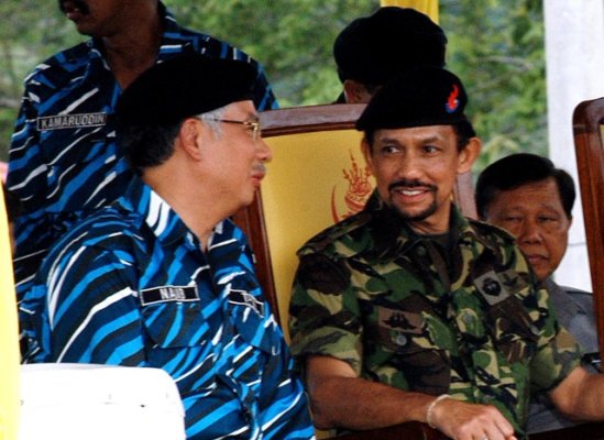 Sultan Brunei at National Service Camp Semenyih 2.jpg