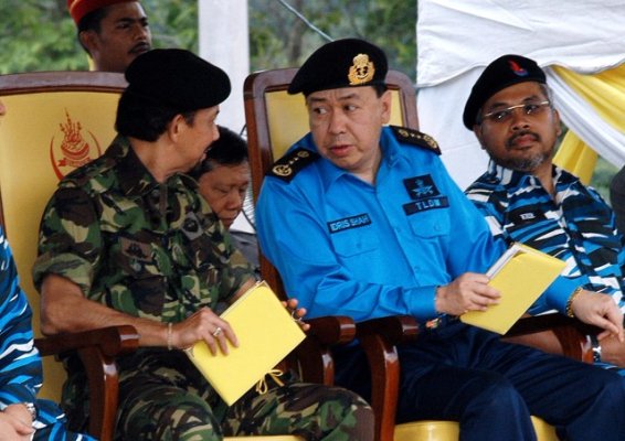 Sultan Brunei at National Service Camp Semenyih 3.jpg