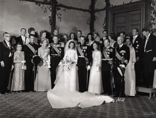 Click image for larger version

Name:	1968-08-29 Wedding.jpg
Views:	1593
Size:	70.3 KB
ID:	108955