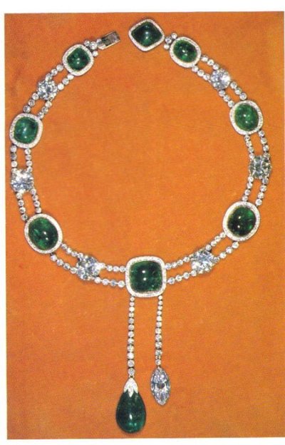Click image for larger version

Name:	Ladies of India Necklace & Cullinan VIa.jpg
Views:	612
Size:	84.5 KB
ID:	150018
