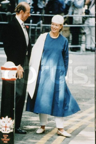 Click image for larger version

Name:	1994 july 14 lady sarah weds.jpg
Views:	661
Size:	45.1 KB
ID:	153099