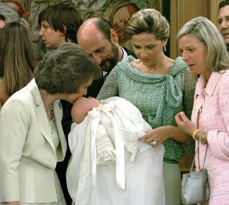 Click image for larger version

Name:	2005-07-14 - Christening7.jpg
Views:	425
Size:	52.8 KB
ID:	201840