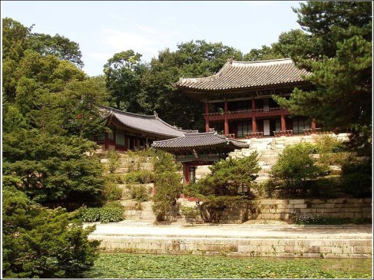 Click image for larger version

Name:	Changdeokgung Palace 2.jpg
Views:	778
Size:	182.0 KB
ID:	277868