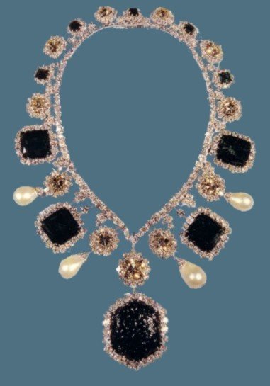 Click image for larger version

Name:	farahnecklace.jpg
Views:	1402
Size:	34.6 KB
ID:	87029