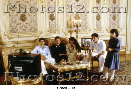 Click image for larger version

Name:	Farah Pahlavi after the death. Koubeh Palace, Cairo.jpg
Views:	2220
Size:	89.3 KB
ID:	96627