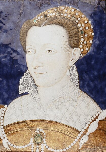 419px-Portrait_of_Anne_d%27Este%2C_formerly_identified_as_Catherine_of_Lorraine_-_British_Museum.jpg