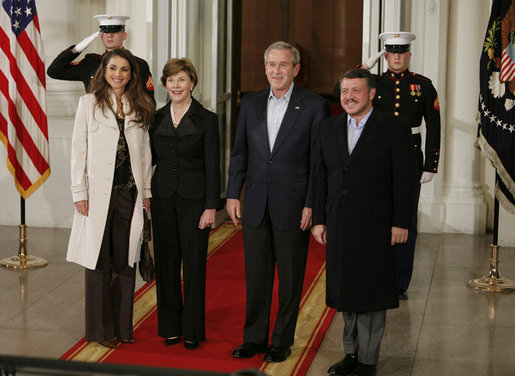 King_Abdullah_II_%26_Queen_Rania_of_Jordan_in_WashingtonDC,_2007March06.jpg