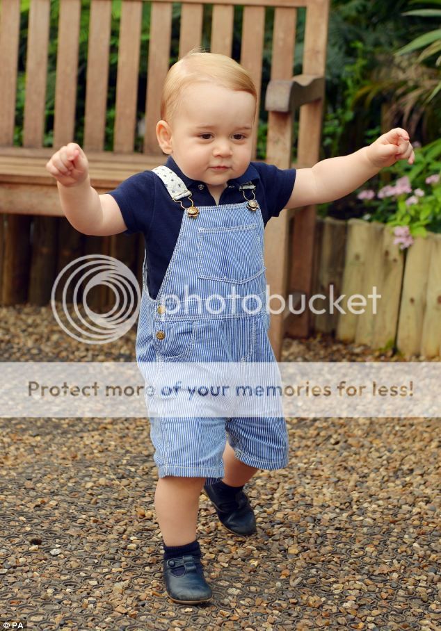 PrinceGeorgeOfficial1stBirthdayphoto1.jpg