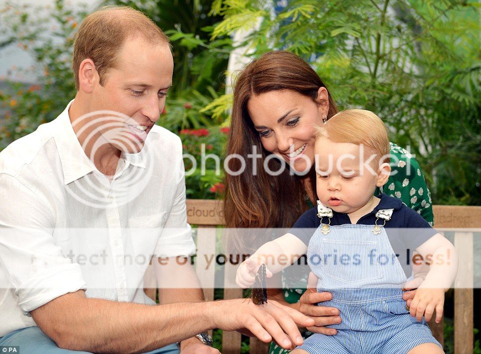 PrinceGeorgeOfficial1stBirthdayphoto3.jpg