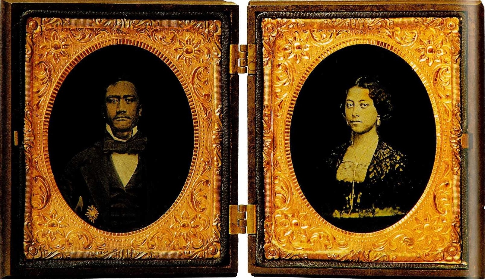 Queen_Emma_and_Kamehameha_IV_(framed).jpg