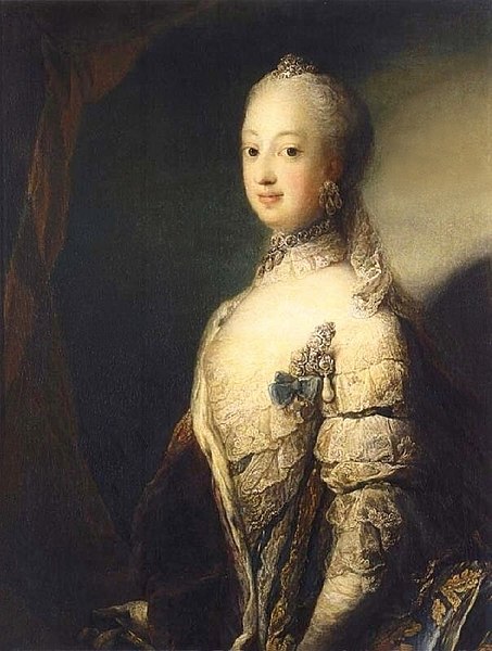 453px-Pilo_Swedish_Queen_Consort.jpg